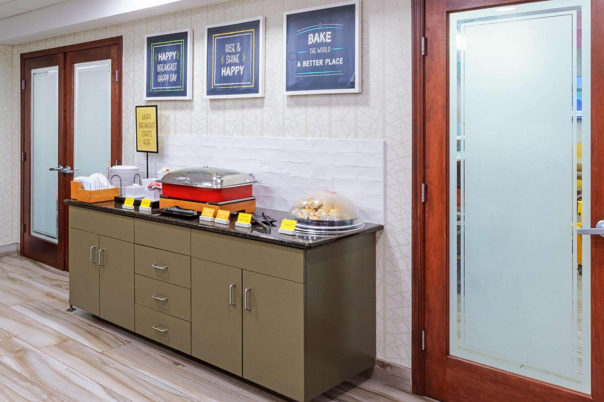 Hampton Inn Miami Bagian luar foto