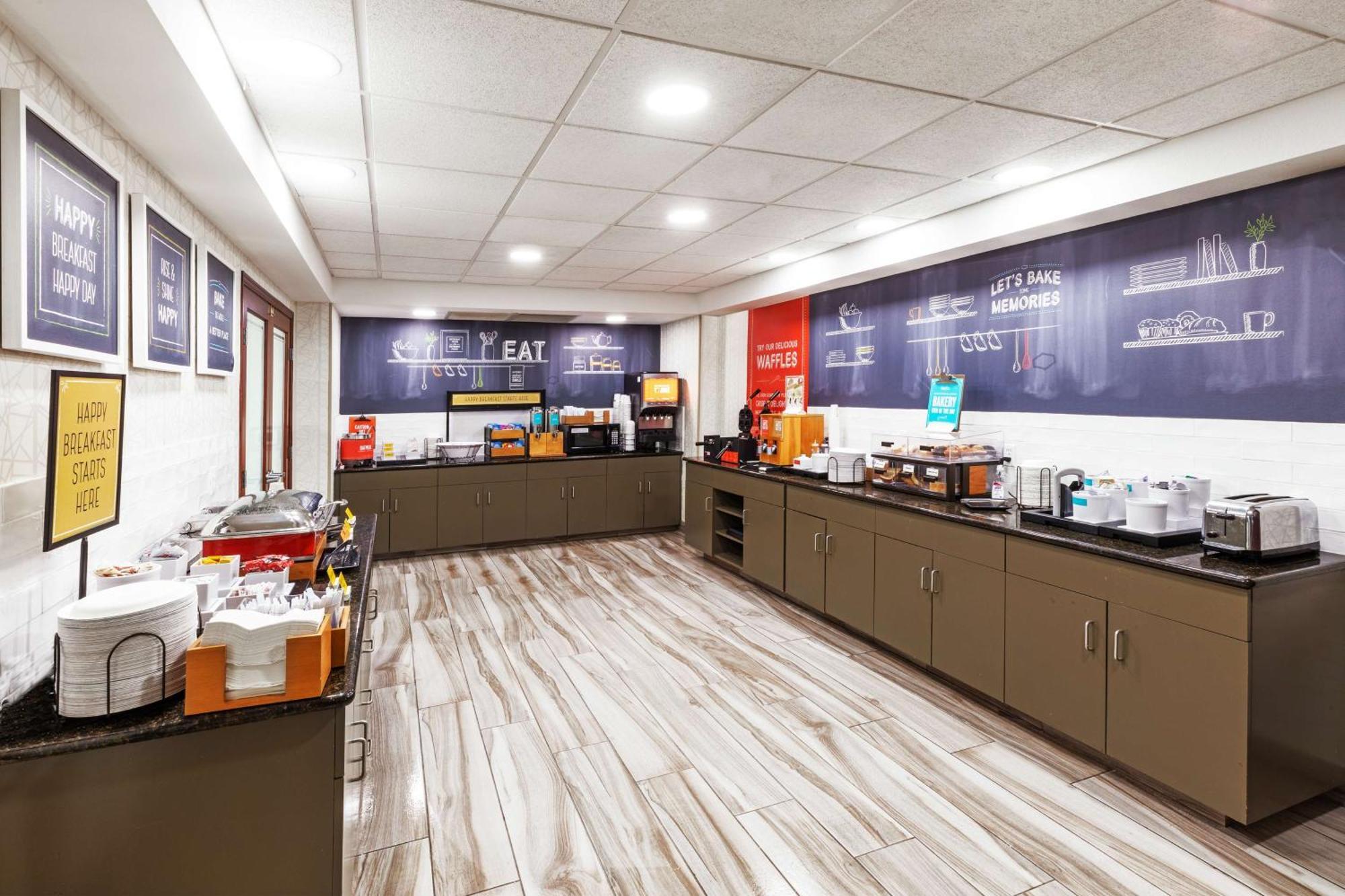 Hampton Inn Miami Bagian luar foto