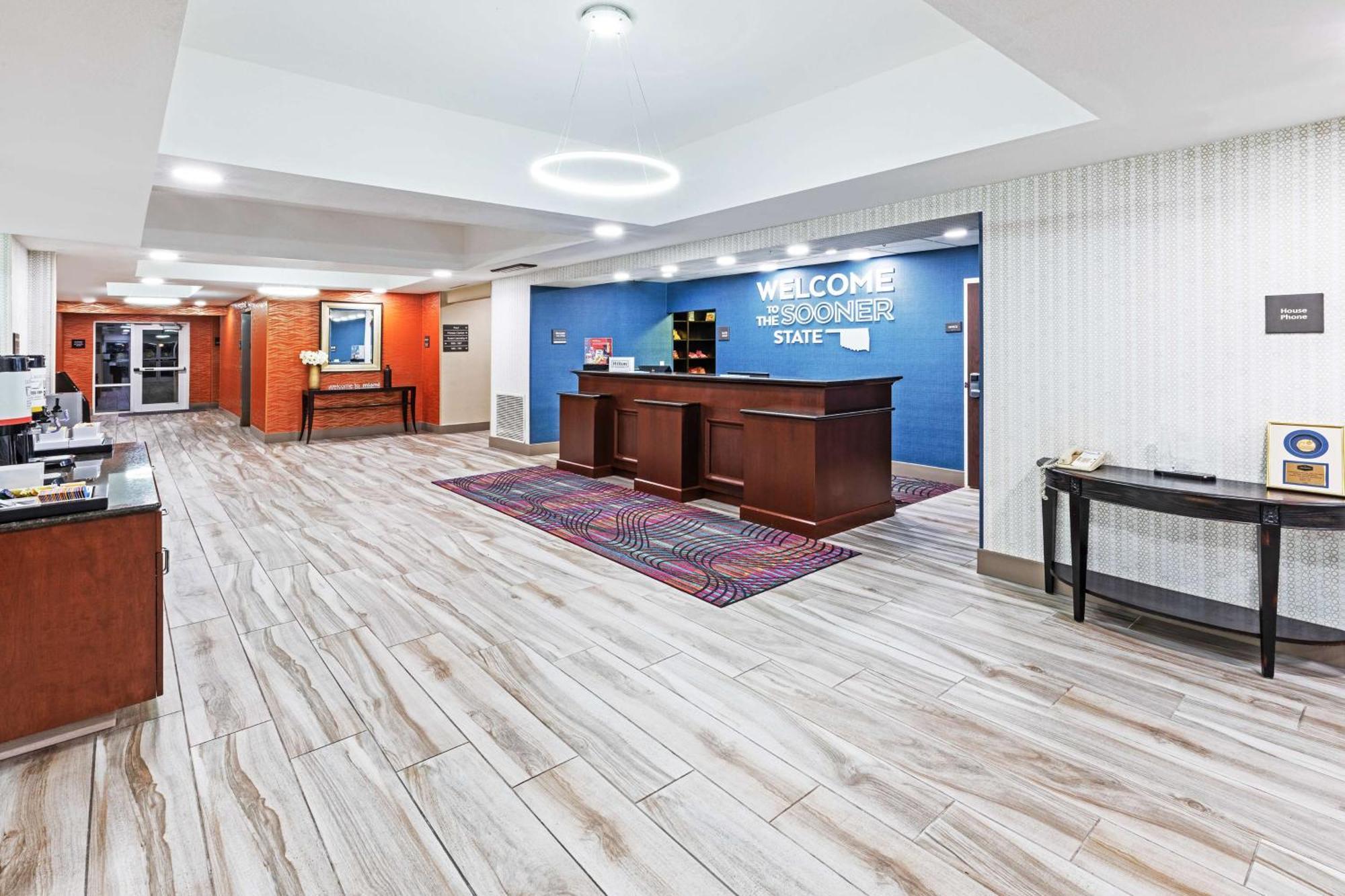 Hampton Inn Miami Bagian luar foto
