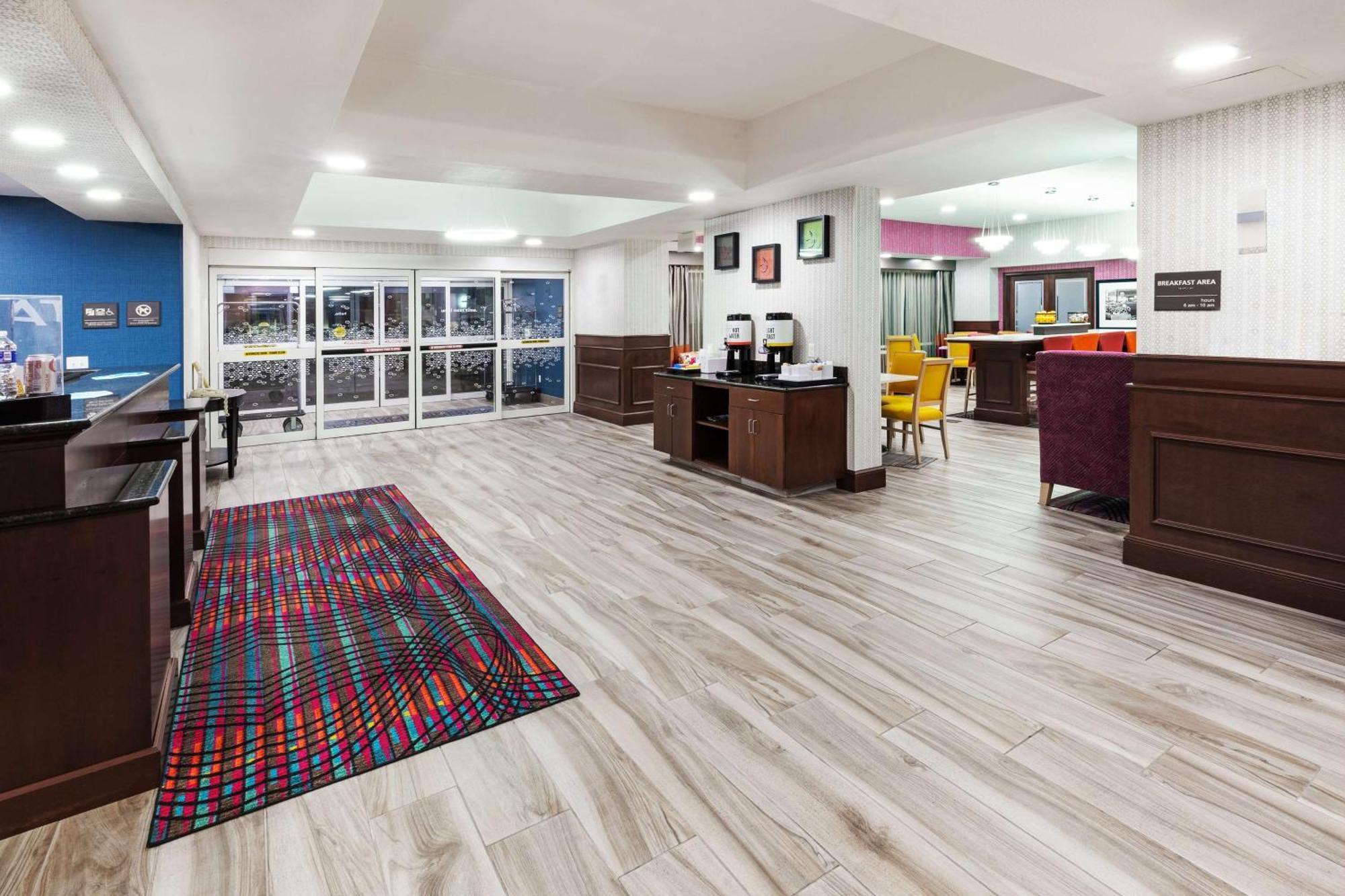 Hampton Inn Miami Bagian luar foto