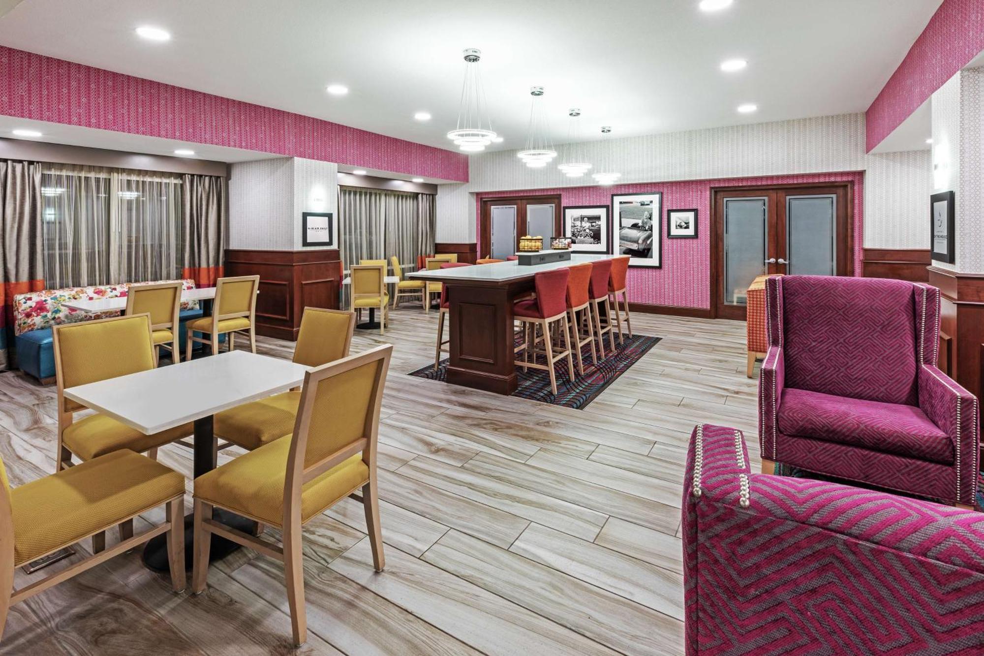 Hampton Inn Miami Bagian luar foto